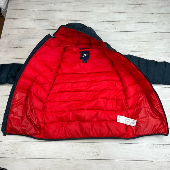 Nike down fill jacket- did not fit me when it arrive- still has tags on it - Picture 5 of 13